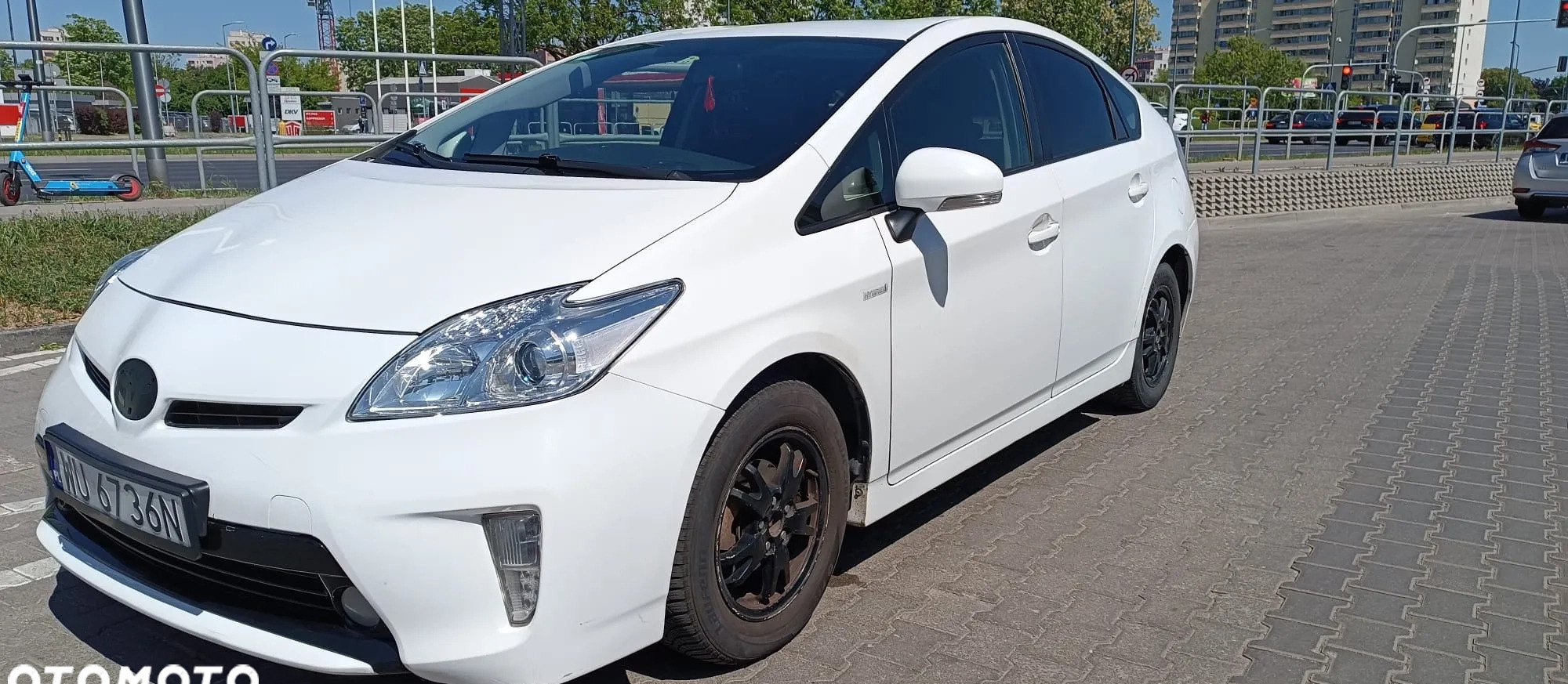 Toyota Prius cena 34990 przebieg: 434000, rok produkcji 2014 z Warszawa małe 137